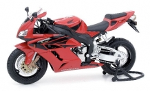 images/productimages/small/Honda CBR 1000 RR ref.nr.13716 Guilyo 1;10 nw.origineel.jpg